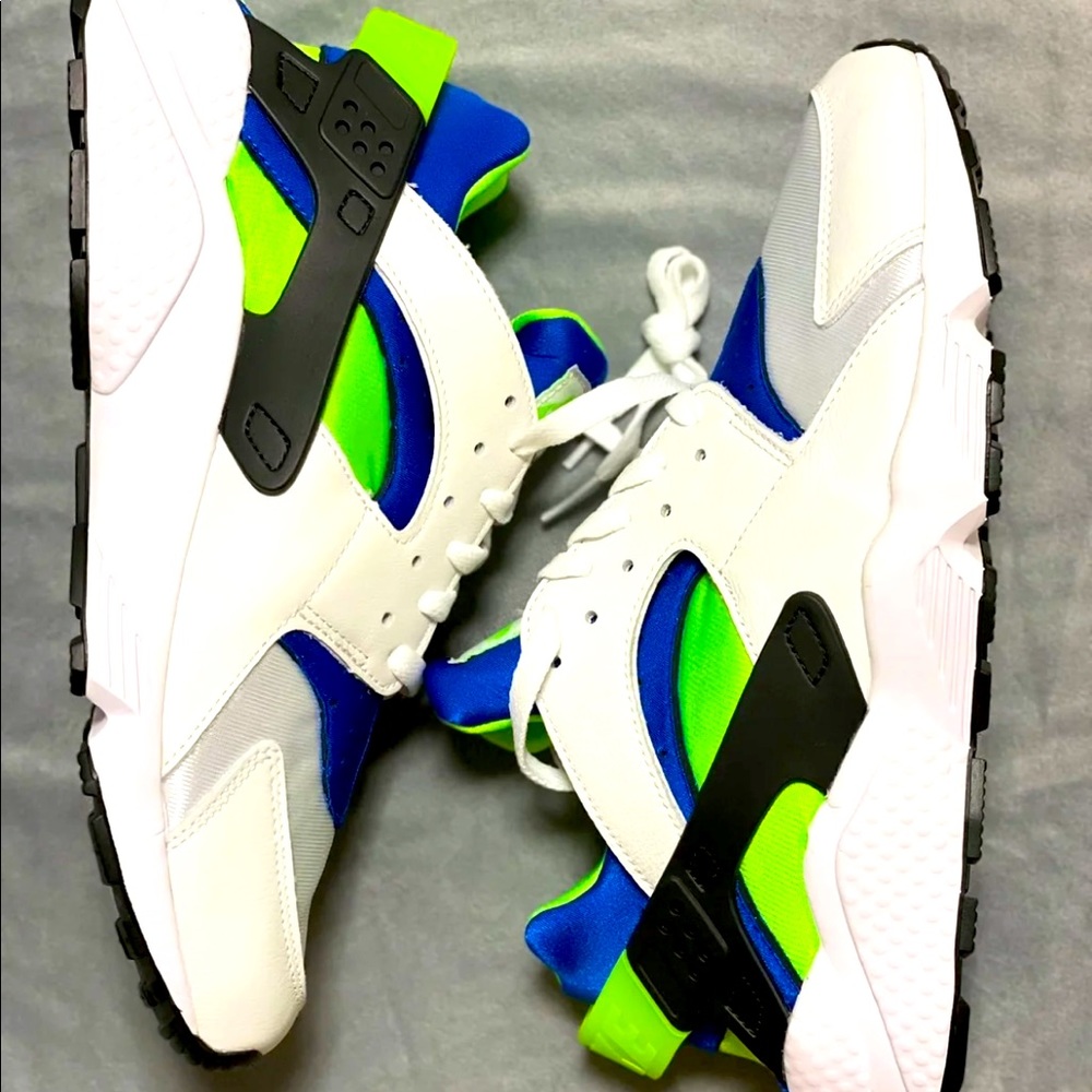 Nike Air Huarache Scream Green Size 10
